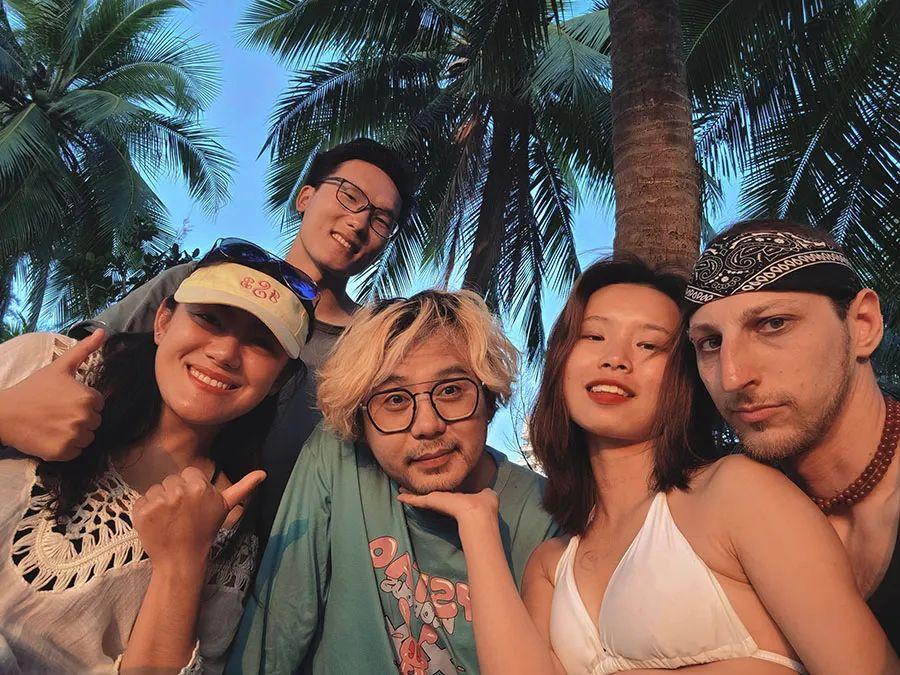 00后中国女孩在外国跳舞,中国美女在新西兰跳舞