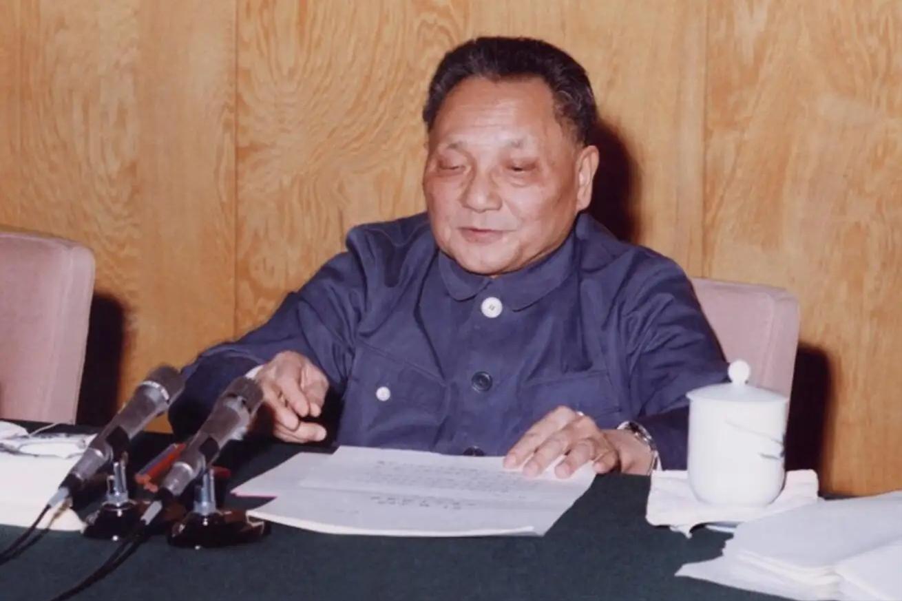 1952年母女拦车告状，*小平邓**调查后勃然大怒，严惩当代“陈世美”