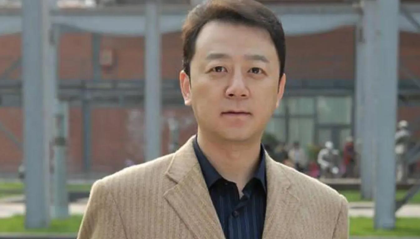 巩汉林足球签名赝品事件,巩汉林足球赝品