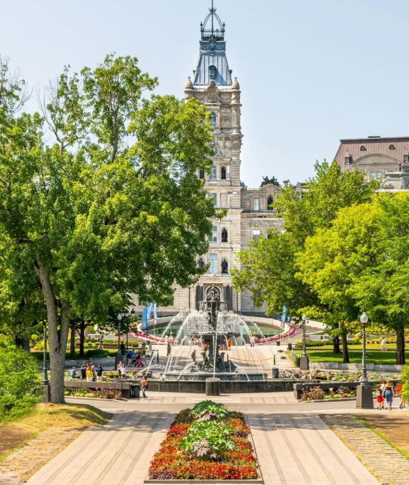 加拿大就像个*子骗**，投资$100多万办移民，苦等了数年，美梦成噩梦