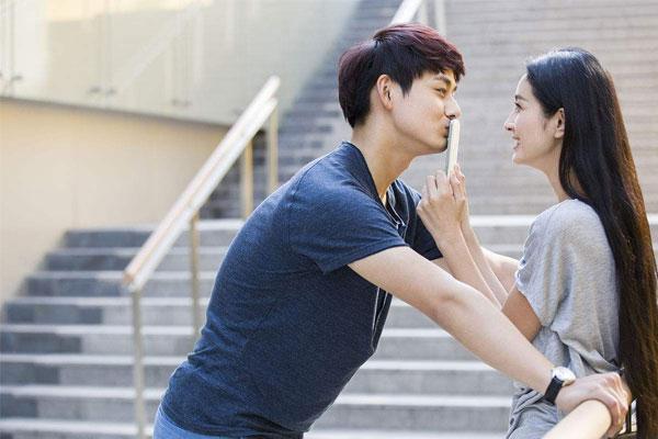 男人为什么非要让女生说分手,男人狠心分手