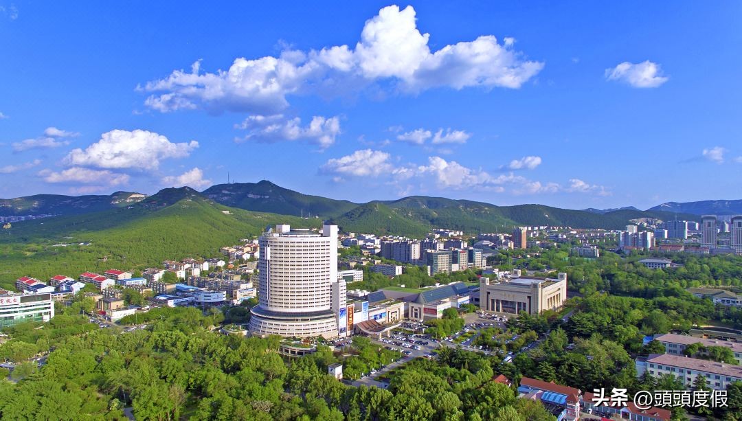 济南前十酒店,趵突泉一城山色半城湖