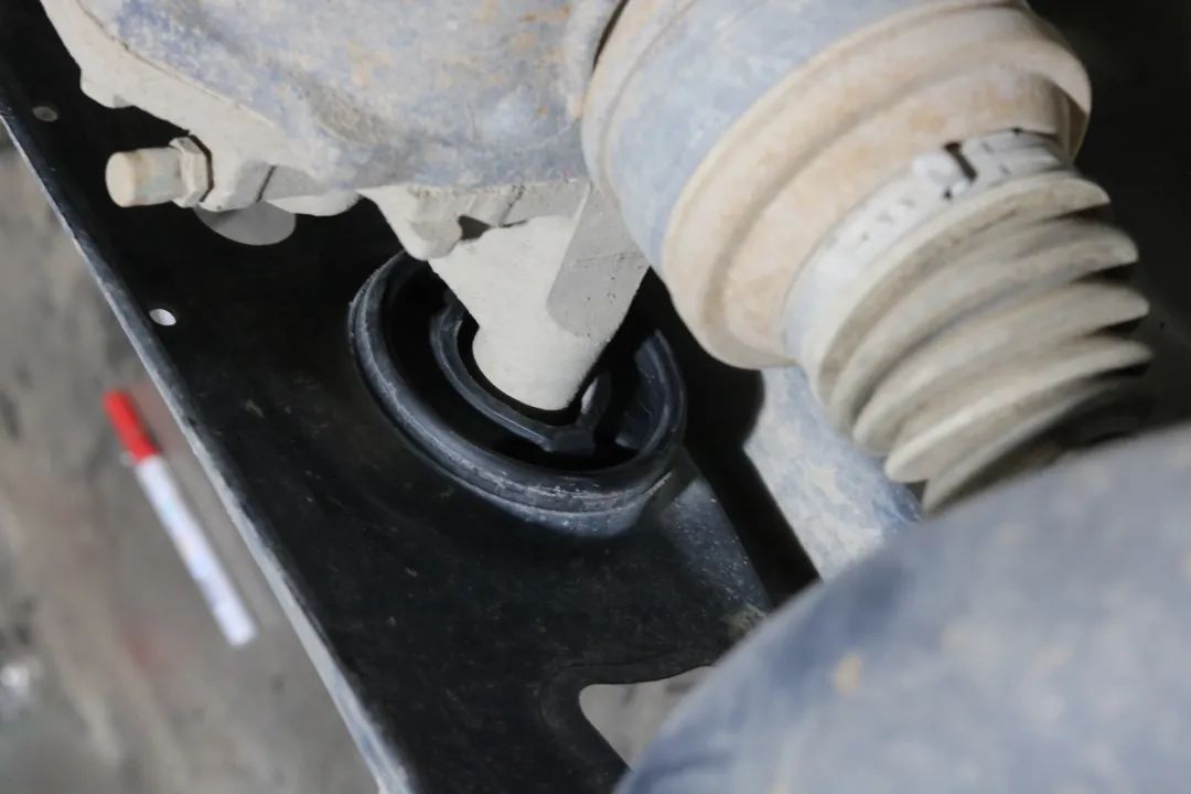 翻新车十二代皇冠修复全过程,12代皇冠25万公里要更换什么