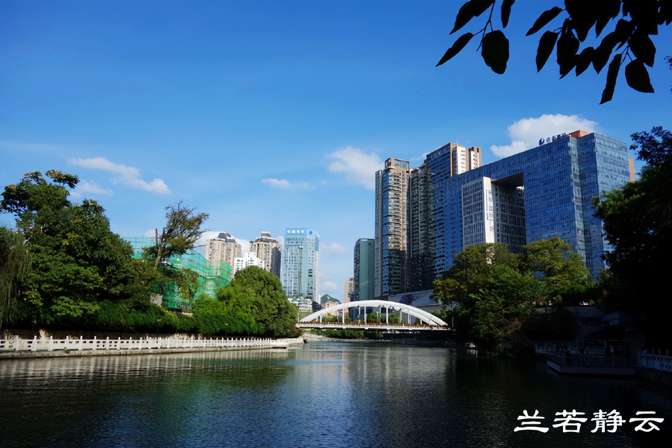 贵阳多彩贵州位置,贵阳多彩贵州城风景区