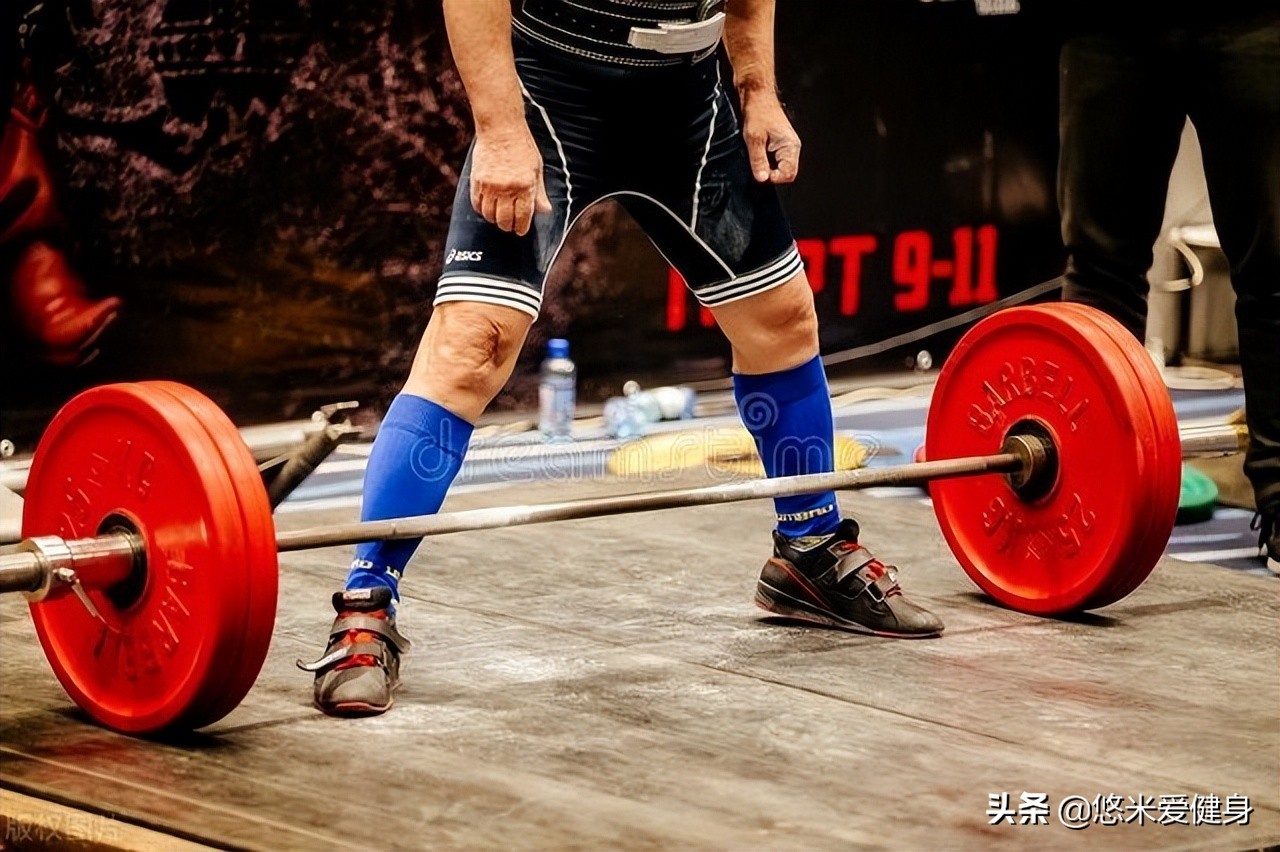 硬拉怎么练腿,硬拉练腿的标准动作