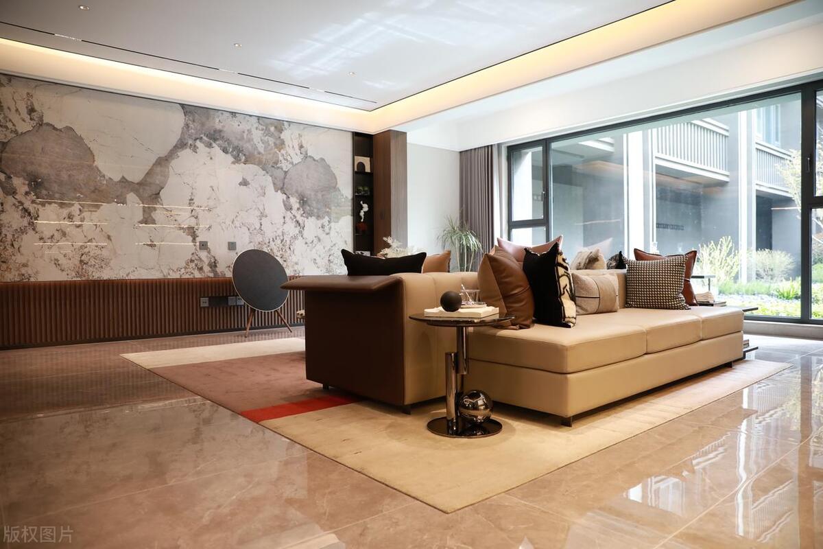 高低电视柜好看还是平的好看,电视柜怎么设计比较合理又实用