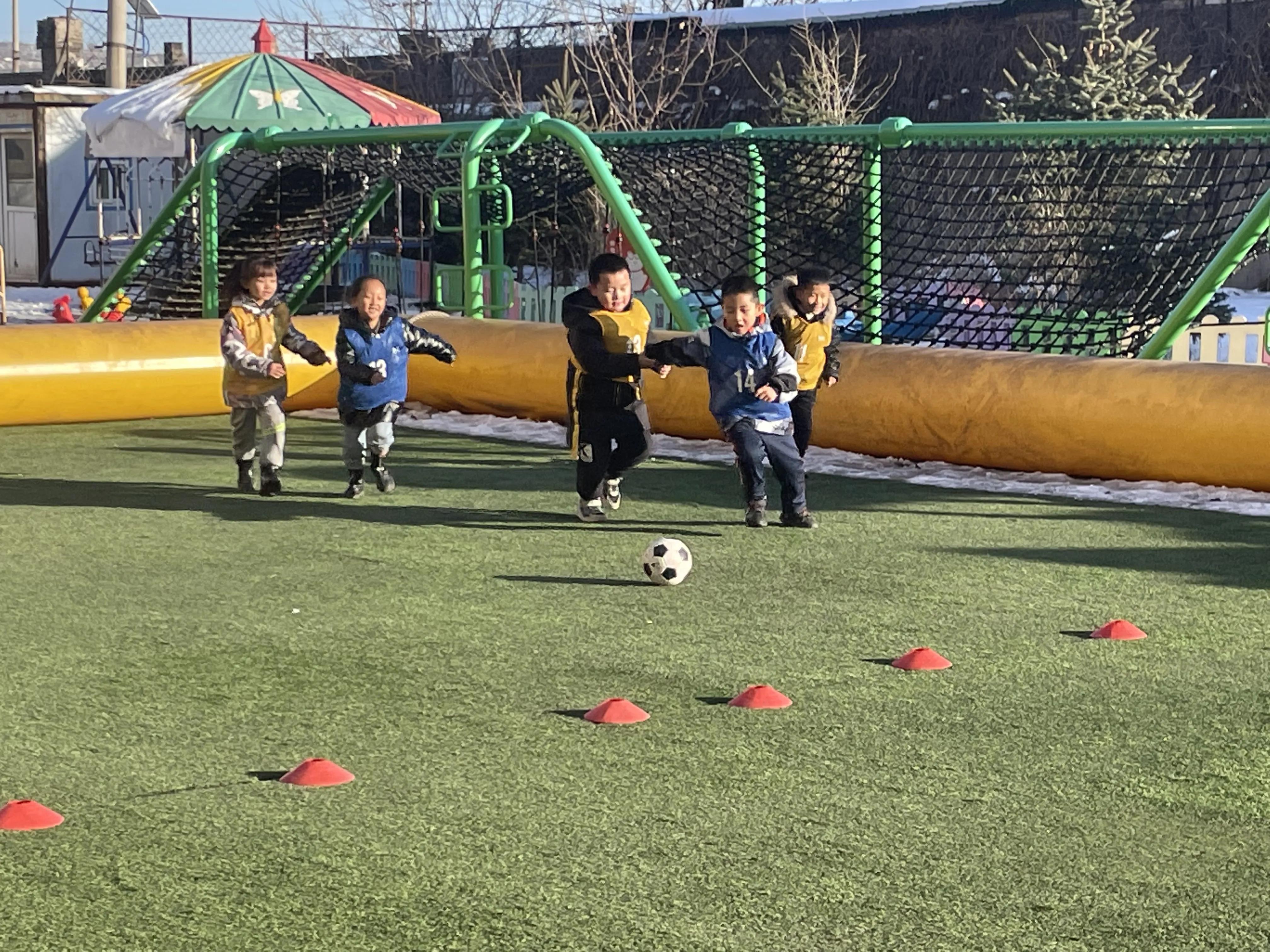 足球小乾坤,平鲁区天明幼儿园