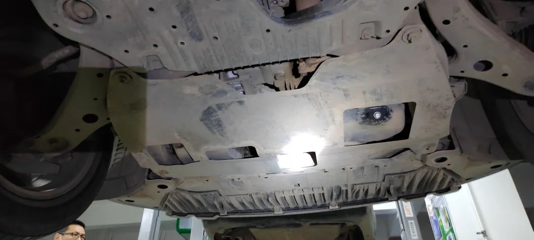 二手车买回来后要先做什么保养,汽车大保养需要整备的项目