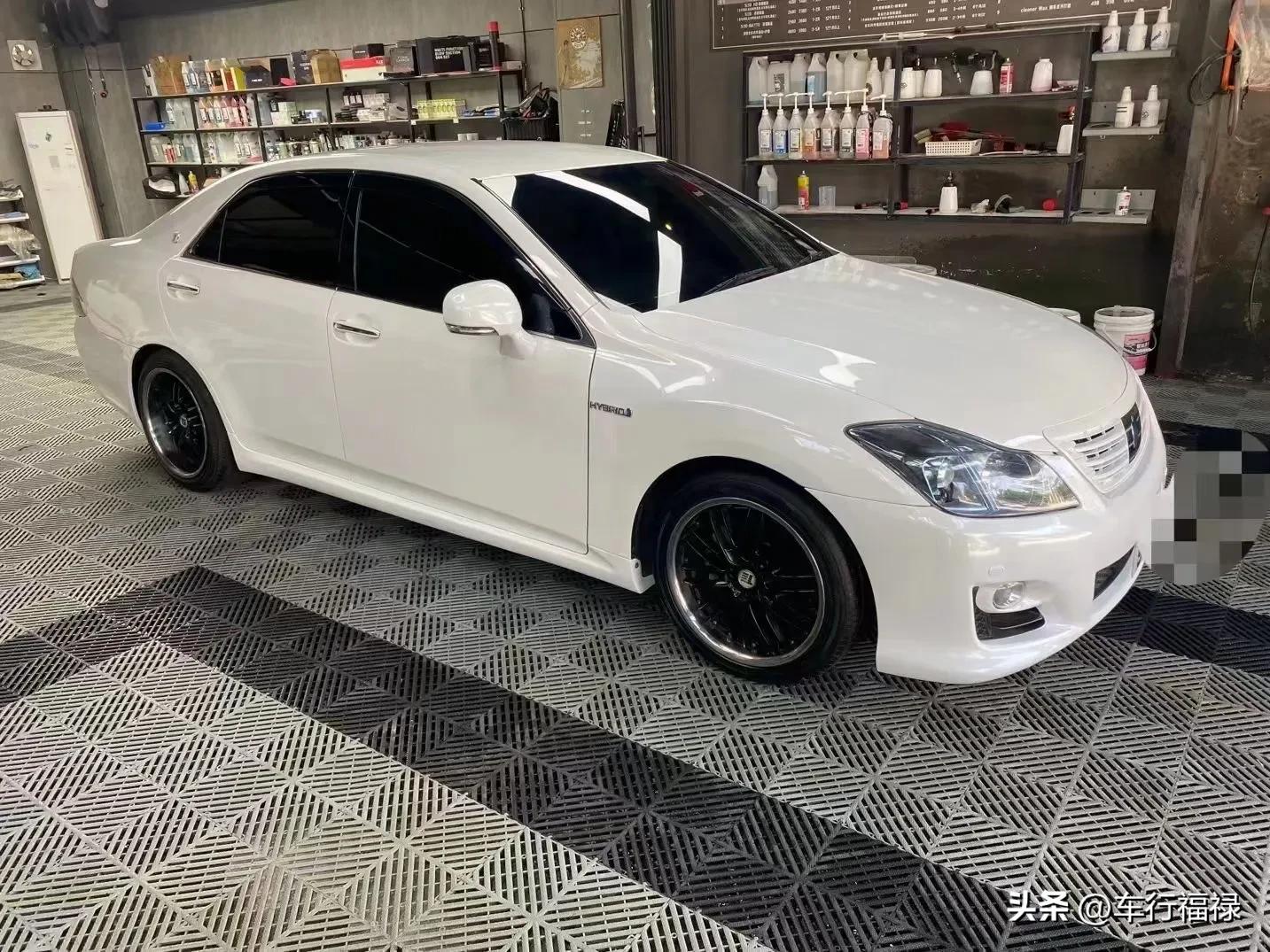 福建小伙花28万买2018款丰田皇冠,丰田皇冠洗车