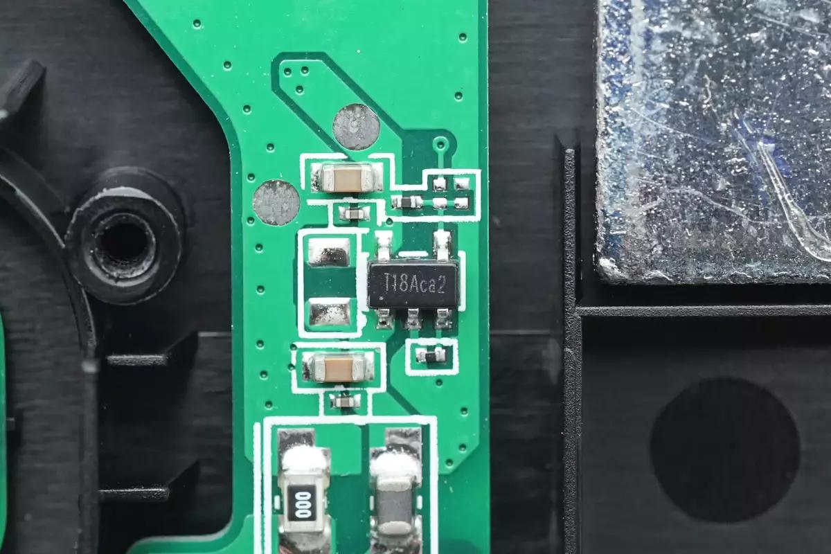 mophie双口充电器拆解,mophie车载充电器拆解