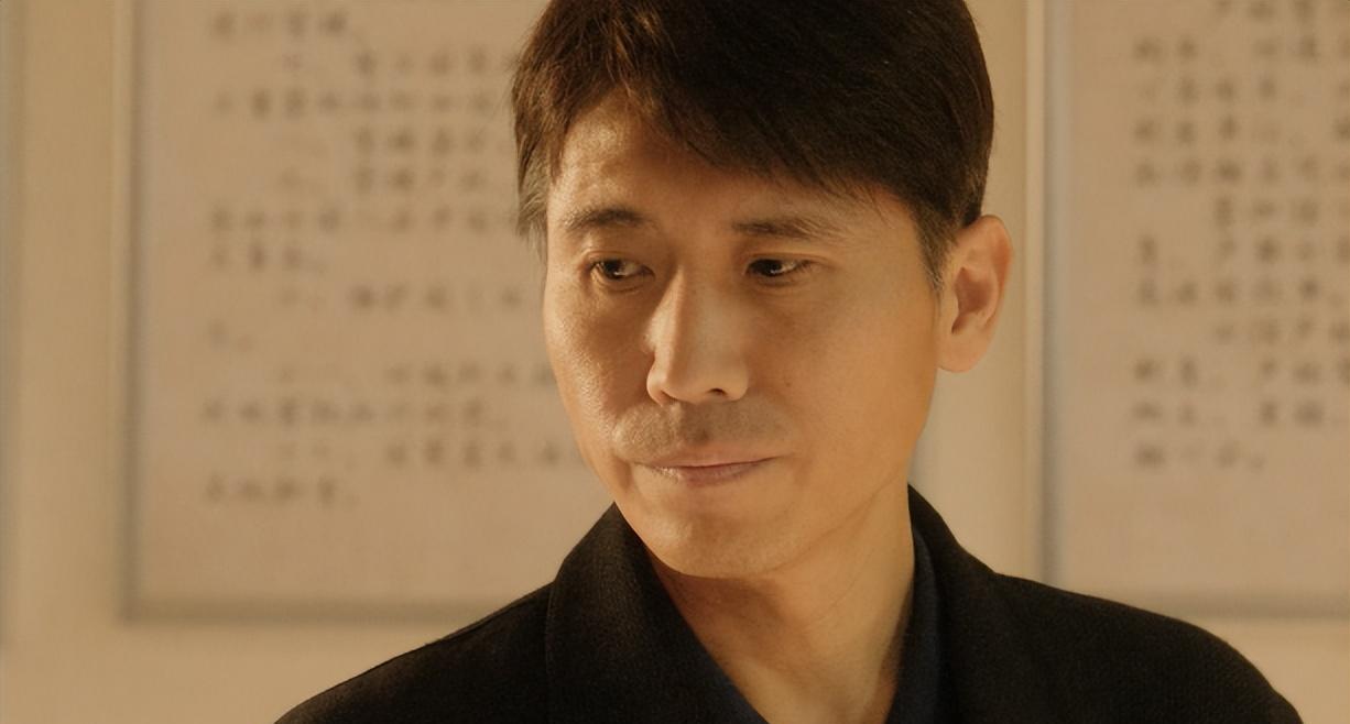 秦昊新剧床戏镜头太多被投诉，尺度大儿童不宜，网友怒骂很荒唐