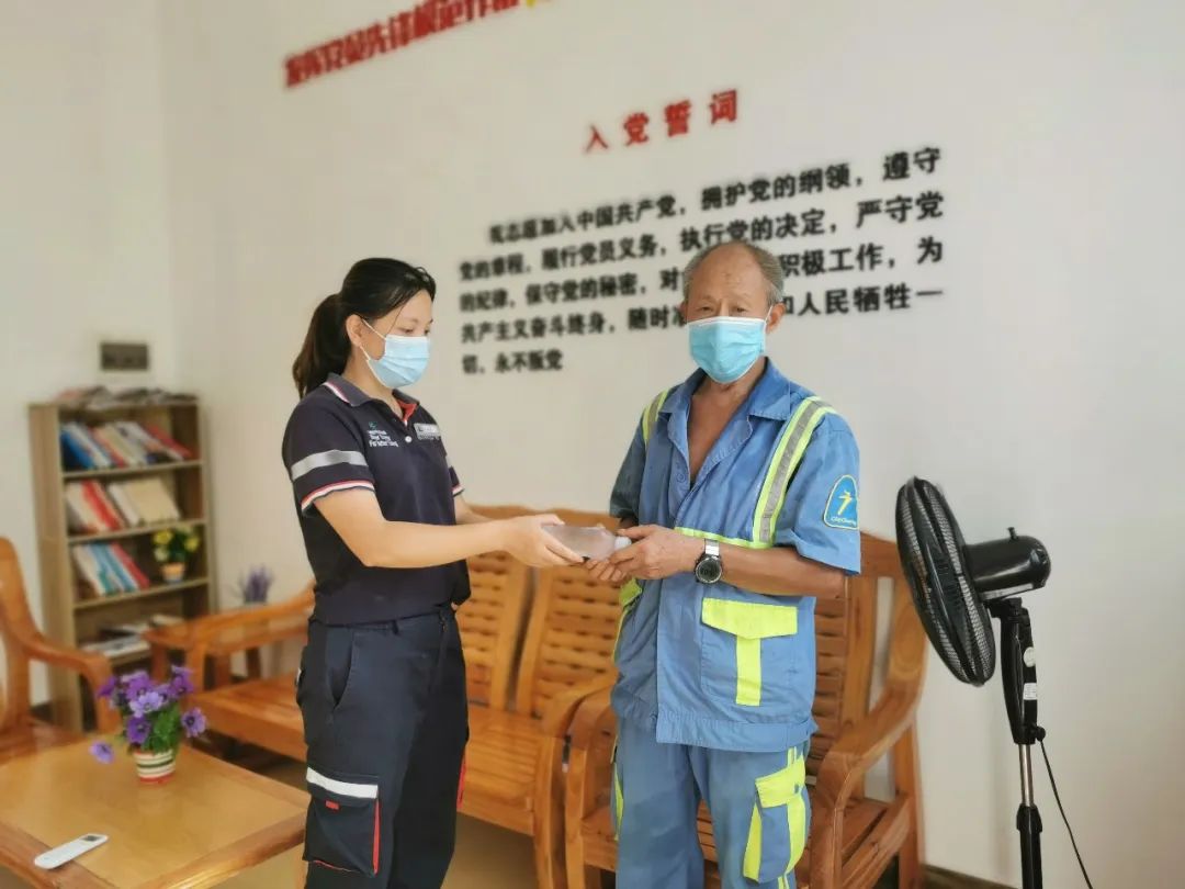 高温天,中国石化“爱心驿站”欢迎您来清凉一“夏”