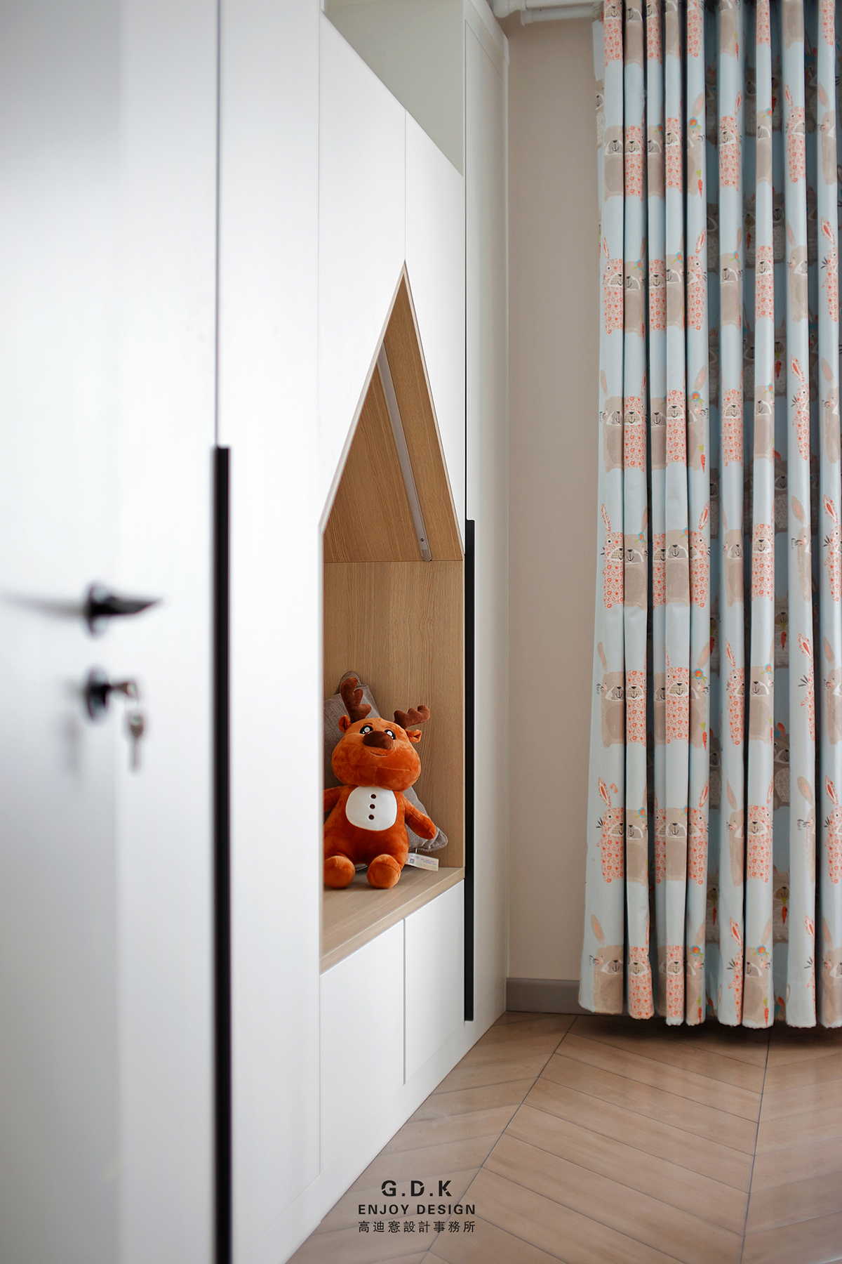 设计师怎样选窗帘好看点,怎样设计窗帘比较好