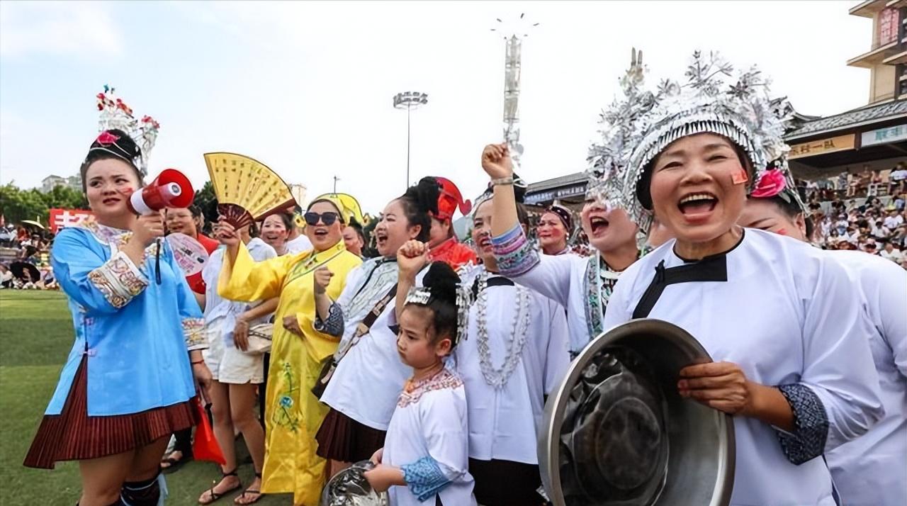 董路直播骂人,董路说村超改变不了中国足球
