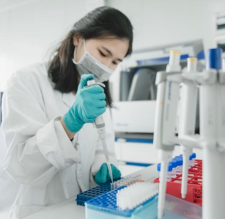 亿万富豪情迷外甥女，后来两家家破人亡，他更是被剁成上百块