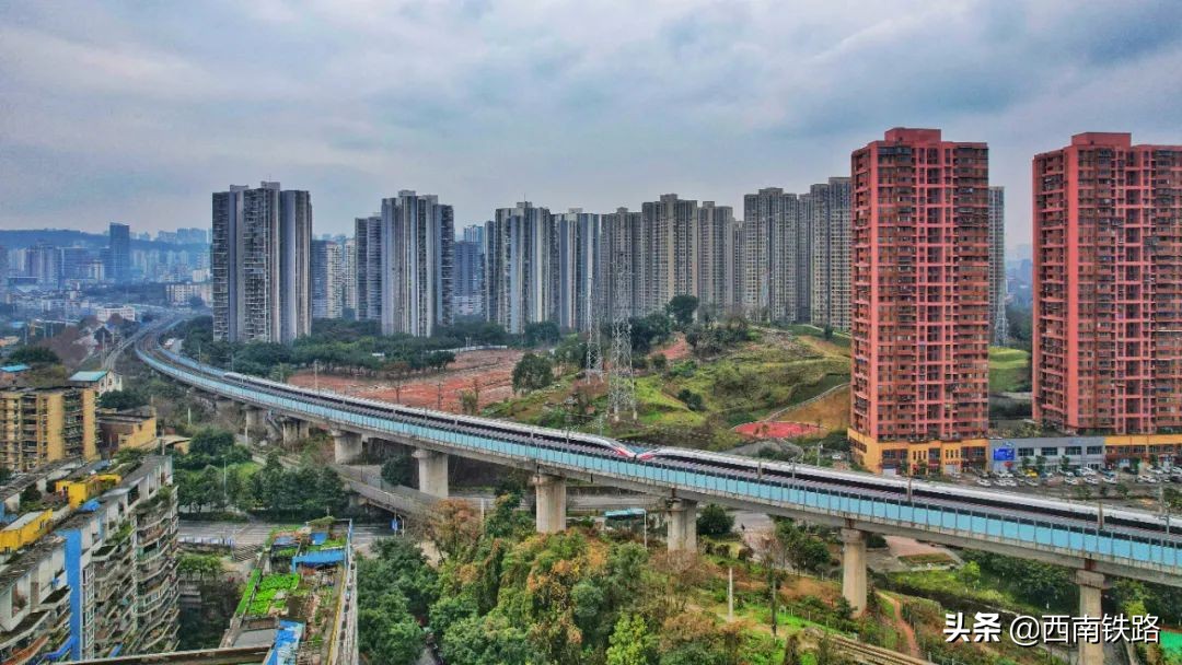 瑗垮崡涓夌渷涓撳垪,瑗垮崡鍦板尯鍒楄溅鍔犲紑