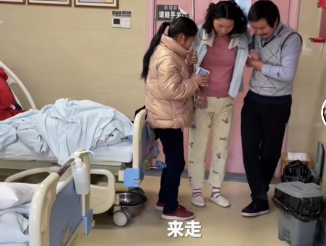 小春花剖腹产恢复力惊人,被疑“假生”?这年头的女人不能太坚强