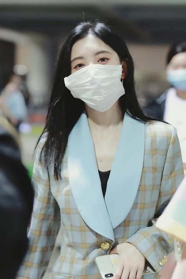 心机女孩鞠婧祎：被潘玮柏刁难拒绝王思聪求爱，整容遭贾玲内涵