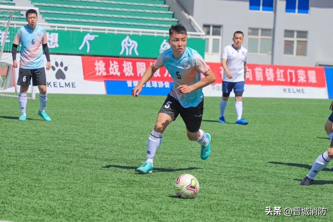 绿茵场上,绿茵场上展风采