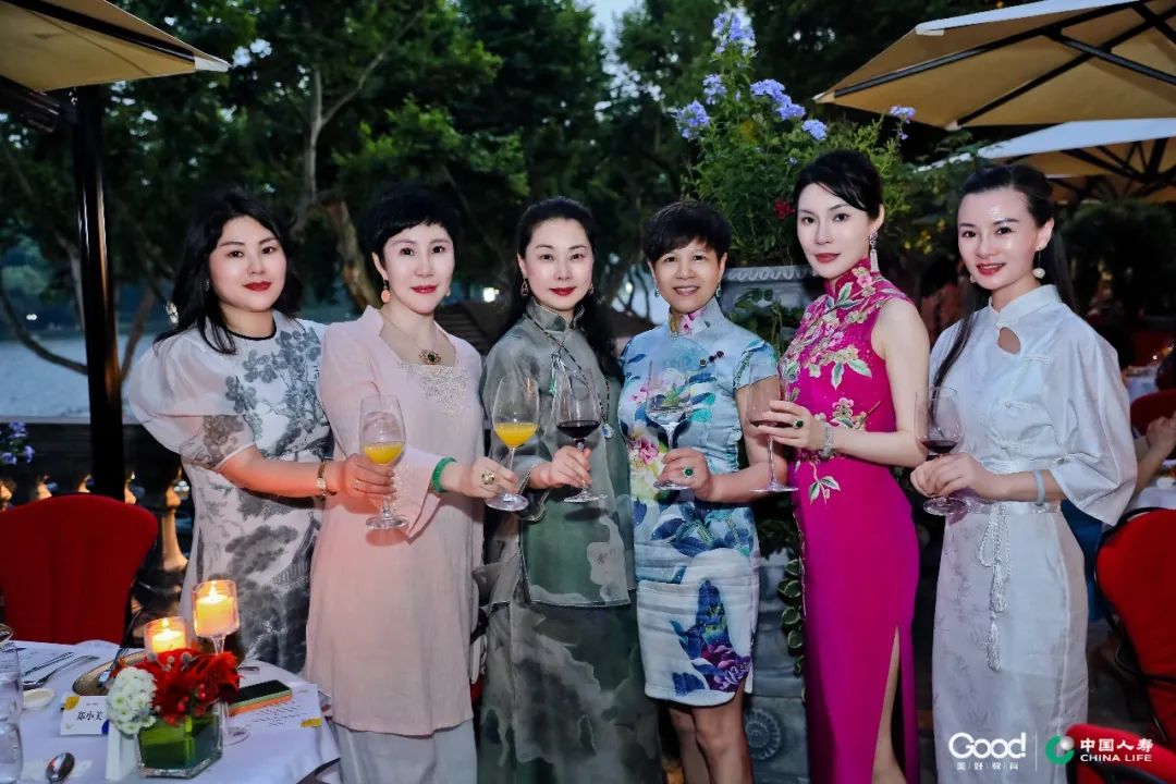 |双星有约|美好星座派对，美好同学在西子湖畔演绎复古摩登范儿