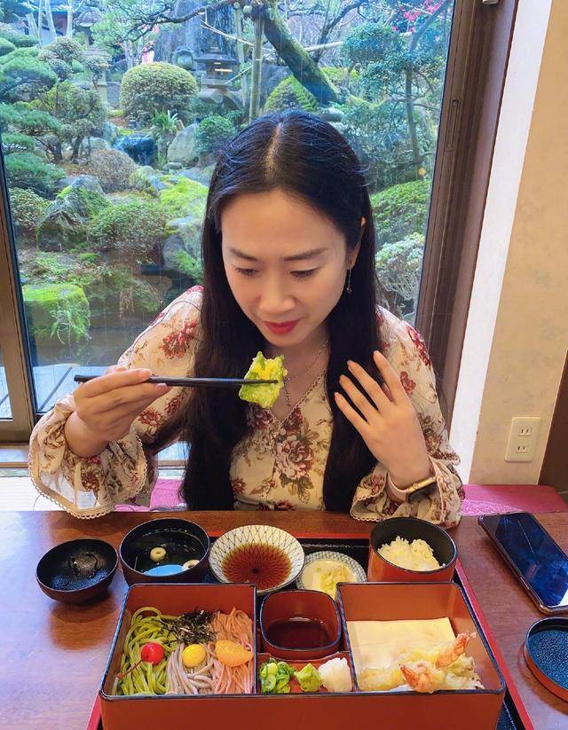 45岁芙蓉姐姐现状：从人人嘲笑到低调富婆，她才是最清醒的那一个