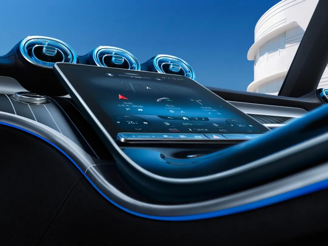 馈电油耗2.9l什么水平,百公里油耗17.6奔驰