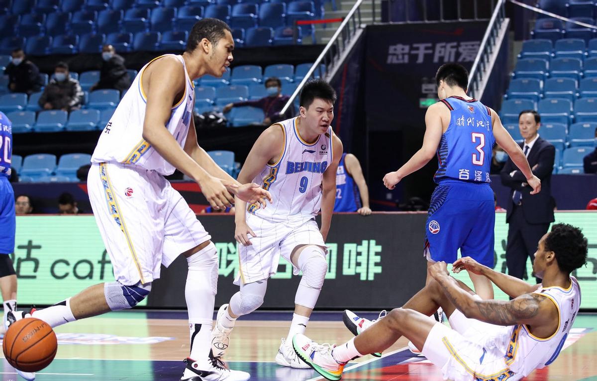 北控想进季后赛需要赢几场,北控队近日赛程