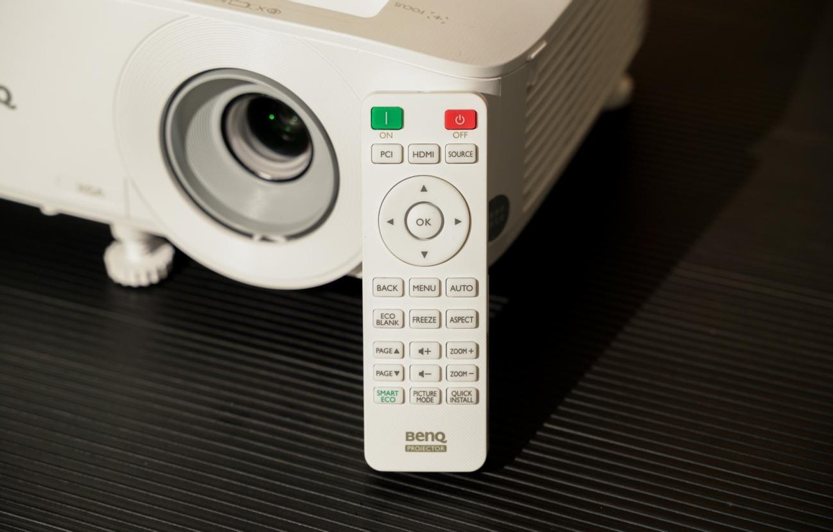 在家学习上课用投影仪,自己在家开培训班买哪款投影仪好