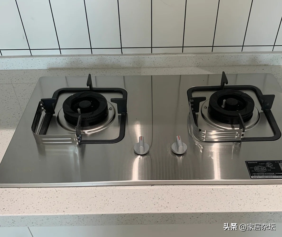 燃气灶为何差价那么大,燃气灶600和3000的有什么区别