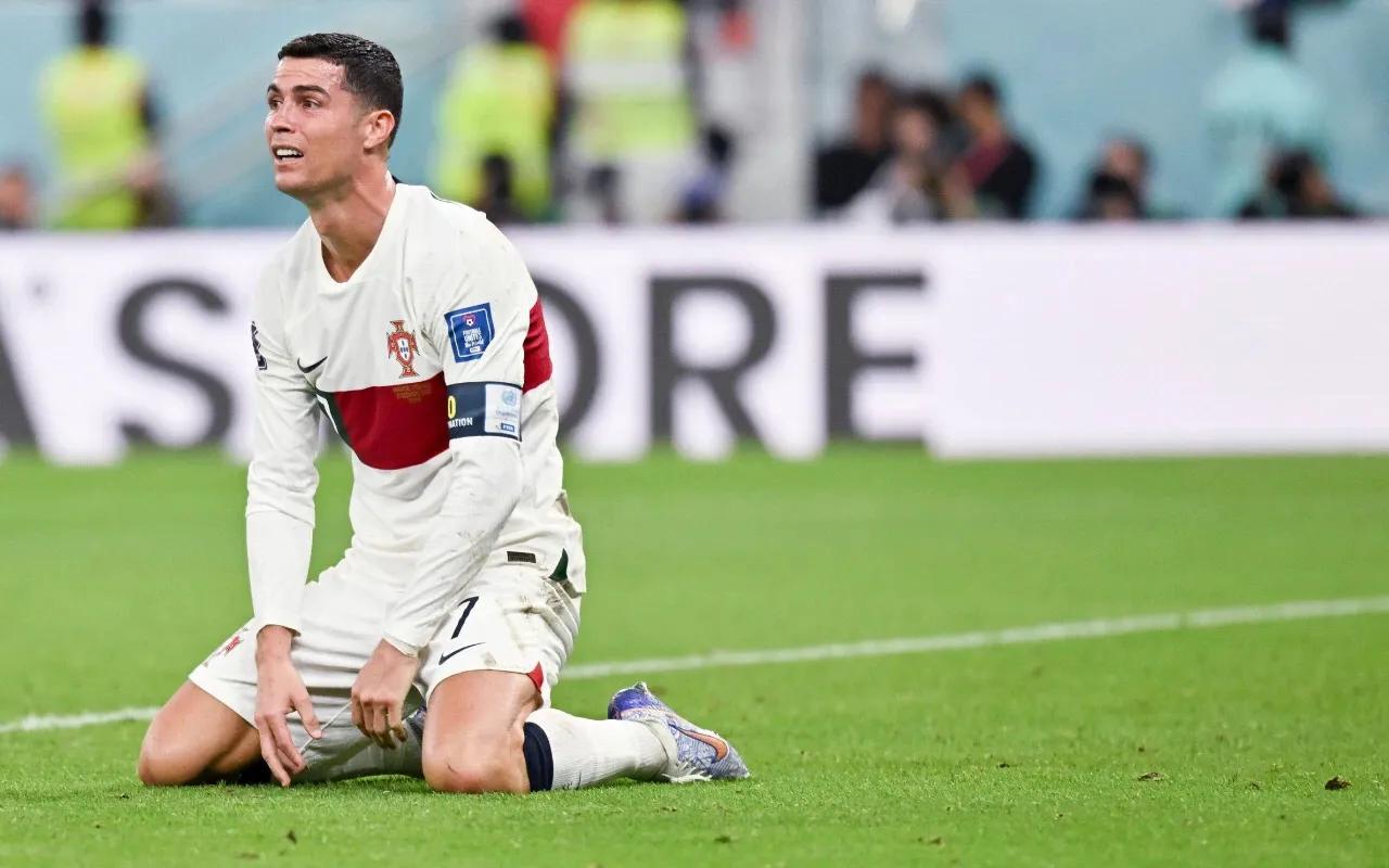 如何评价c罗在足坛的地位,足坛第一人c罗收入将突破10亿美元