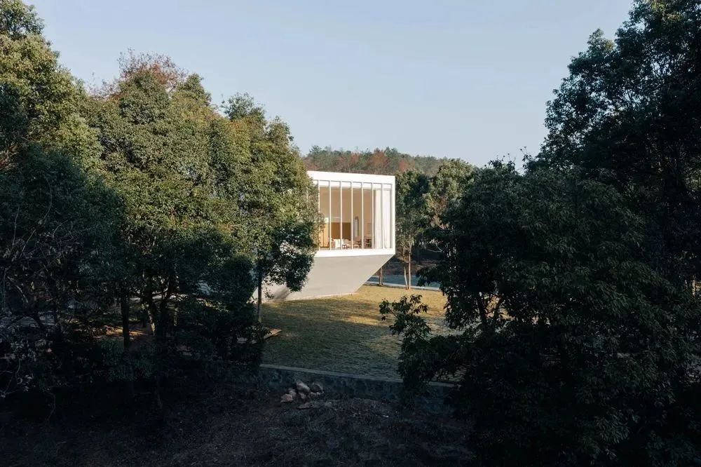 四个人回老家改造老房子,90后回农村建房子视频