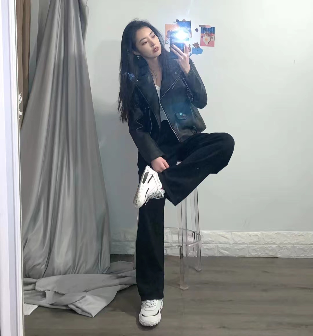 秋冬黑色宽松皮衣两件套,40-50岁洋气皮衣套装