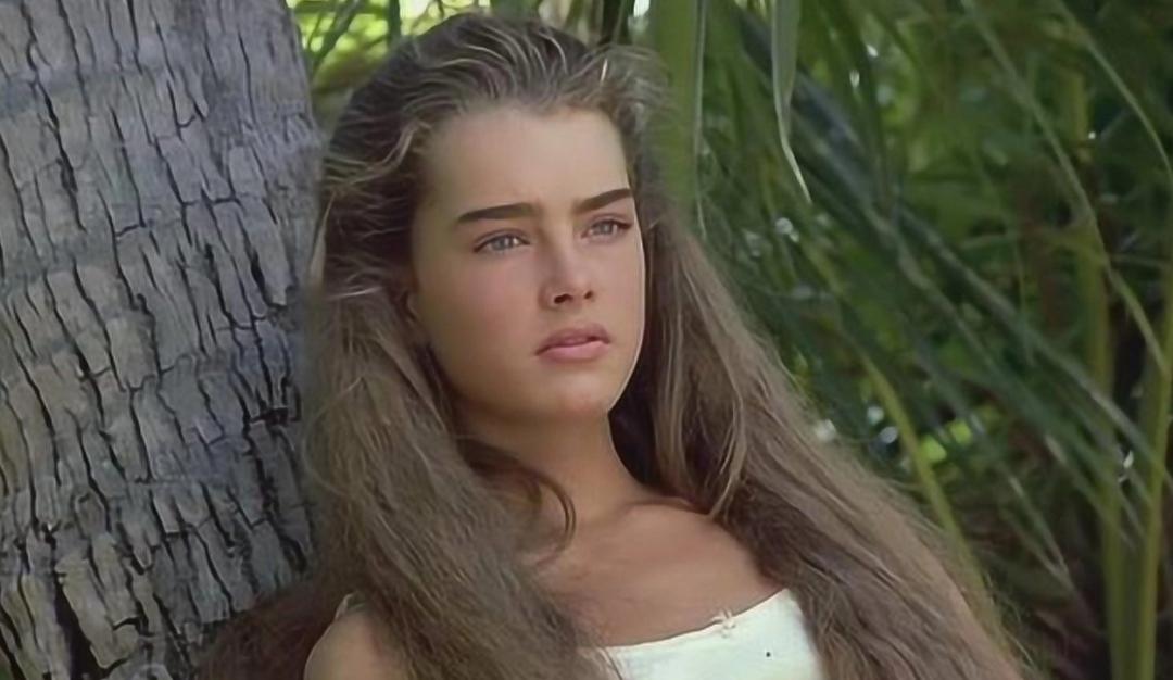 10岁全裸出镜，20岁声称自己仍是处女，“美国舒淇”的裸照风波