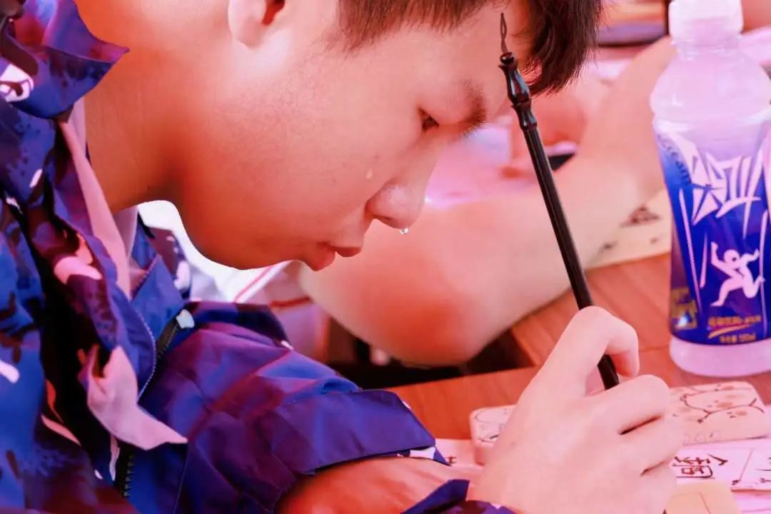 北大青鸟岳阳海纳软件学院女神节,岳阳北大青鸟海纳实训52班