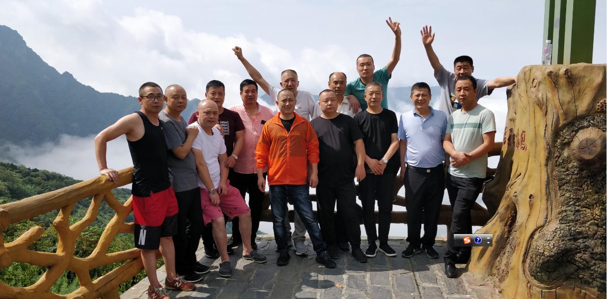 好人老万和他的车班弟兄们