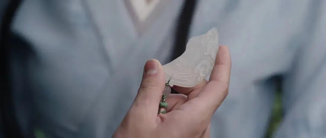 月圆中天，玉寄人间——影视剧里的“高大上”美饰盘点第1辑