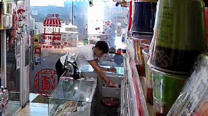 “PS达人”套近乎，几张图卷走7600元