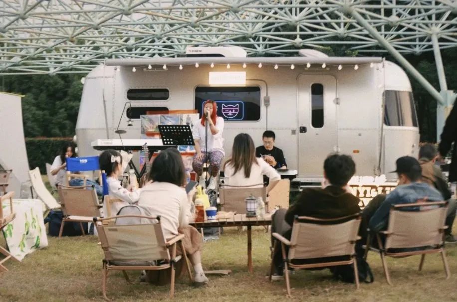 小布摄影团丨魔都夜生活的N种打开方式，快收藏起来→