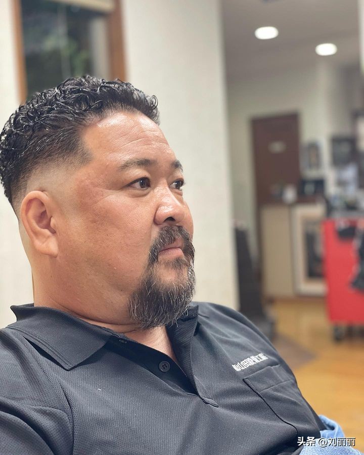 适合微胖男生的纹理烫,男生黑人烫中长造型效果