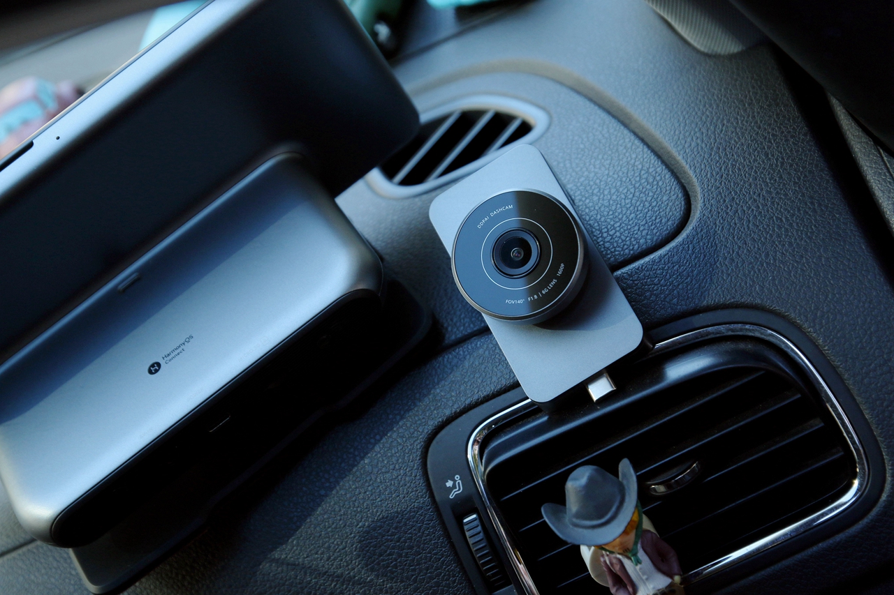 华为鸿蒙智联车载智慧屏评测,鸿蒙智联车载智慧屏s50可以投屏吗