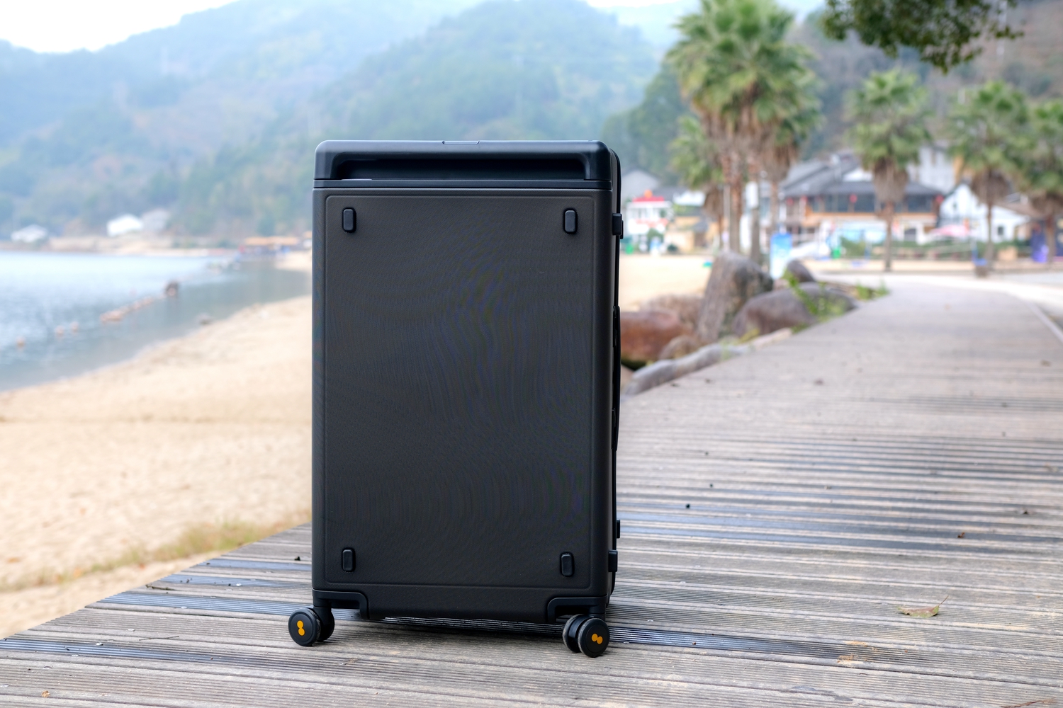 小型行李箱手提实用,重量轻且收纳量大可坐的行李箱