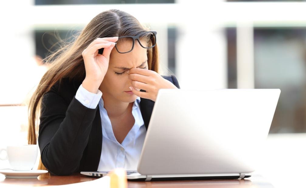 “医生，我下面有点疼，你能帮我看看吗？”一个20岁的女孩