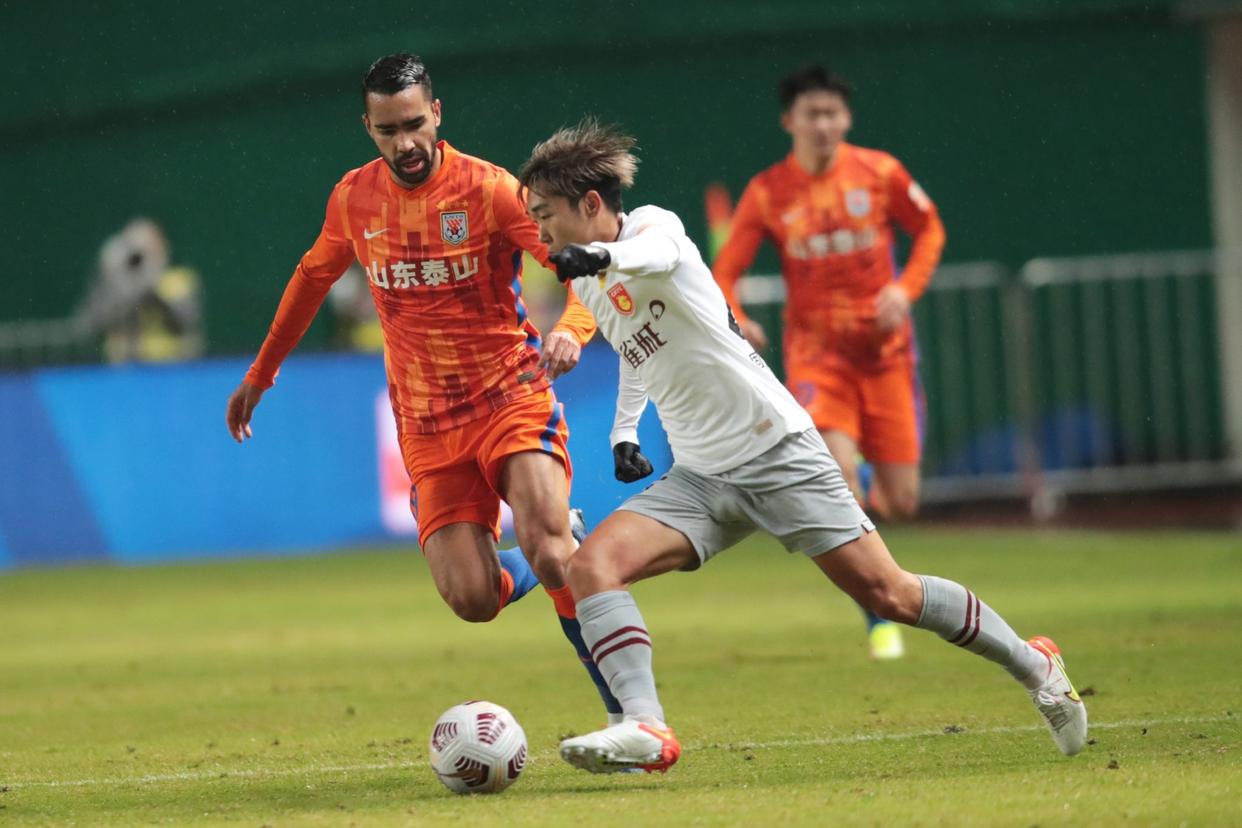 中国u23男足0比1输给日本队,中国男足u20对韩国争议点球