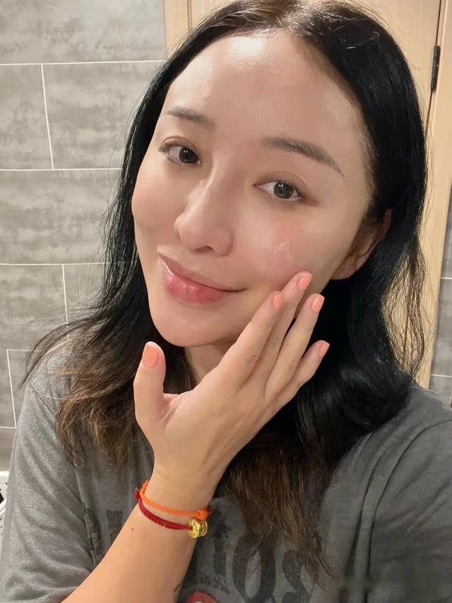 适合35岁女人的秋冬保湿抗老面霜,40岁女人用的抗衰老面霜