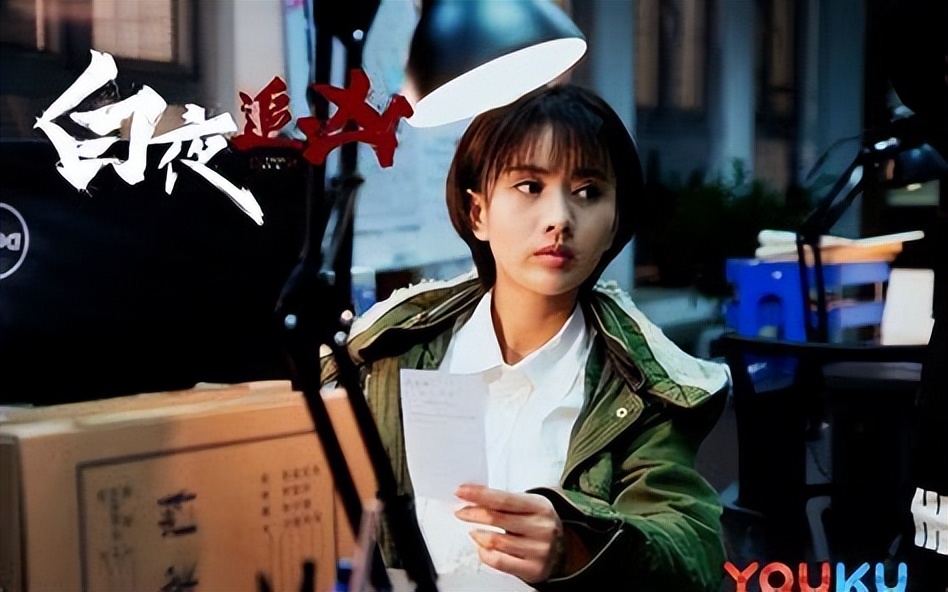 董洁身穿瑜伽裤亮相直播间,43岁董洁穿瑜伽服直播带货视频