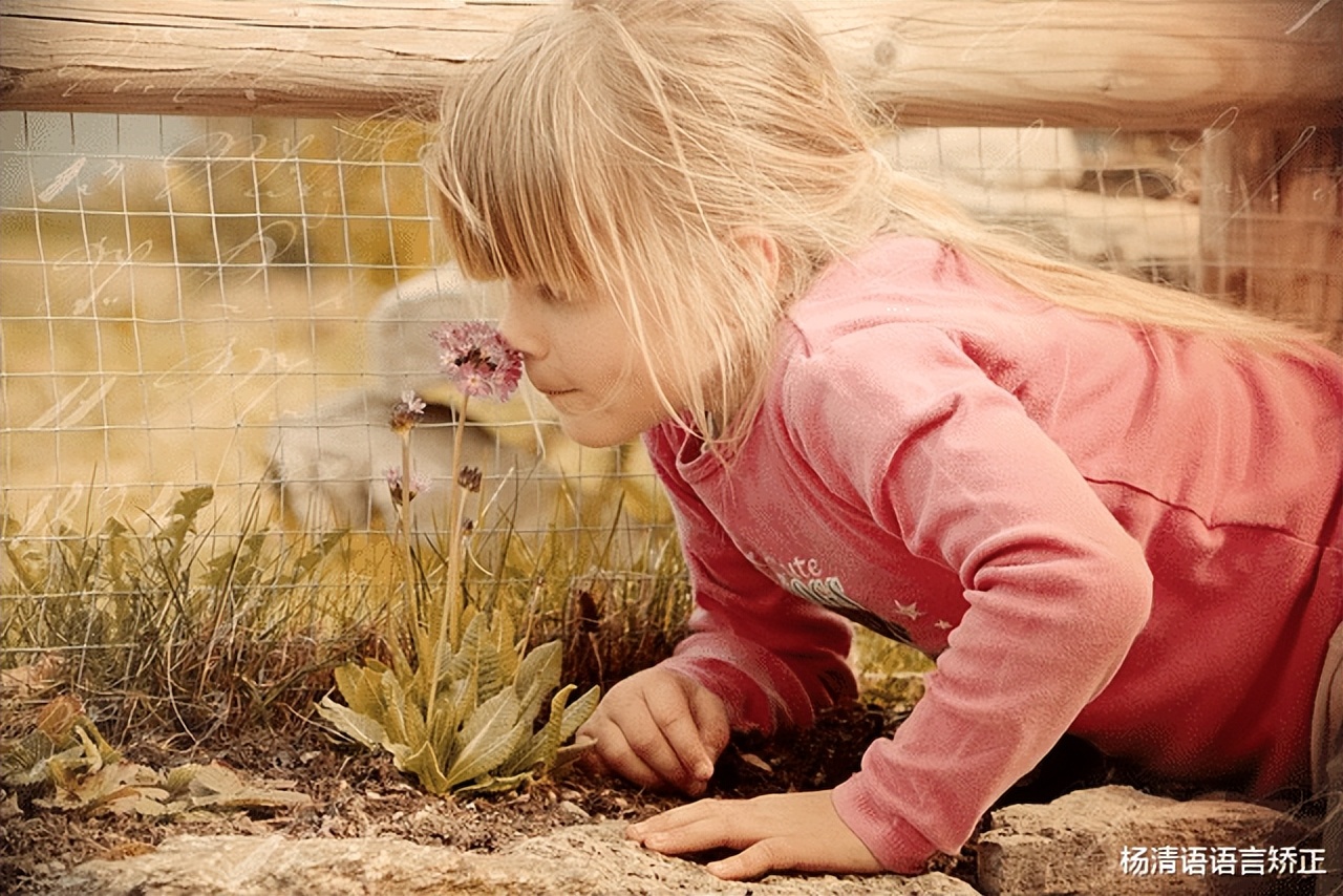 小孩子三岁了不说话是怎么回事,孩子三岁了不说话怎么回事