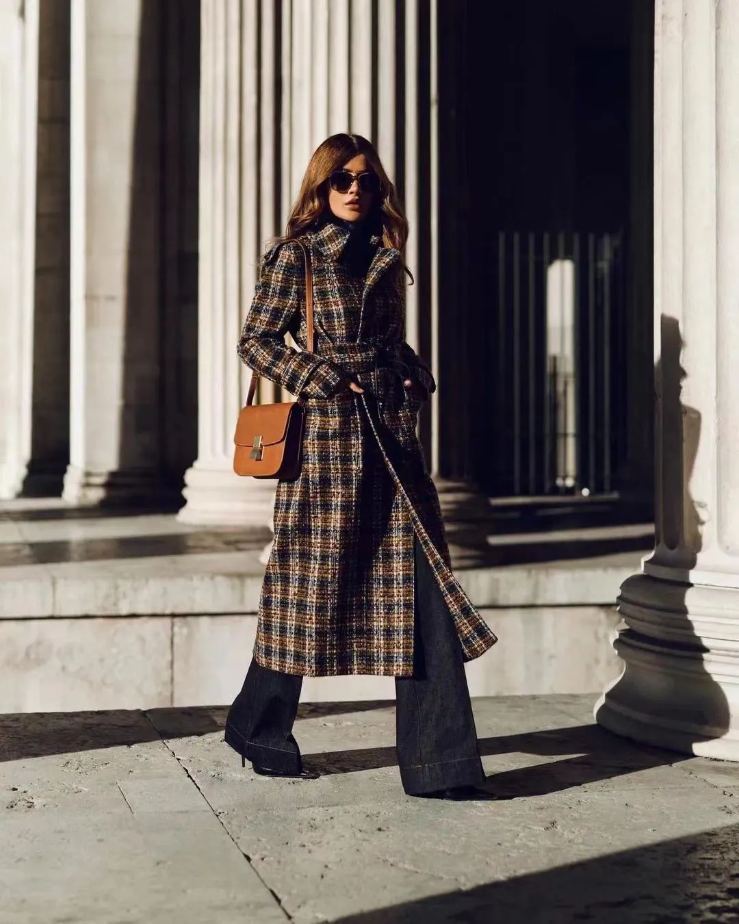 冬日的高级感，一件时尚大衣就够了！帮40+女人诠释满满的质感