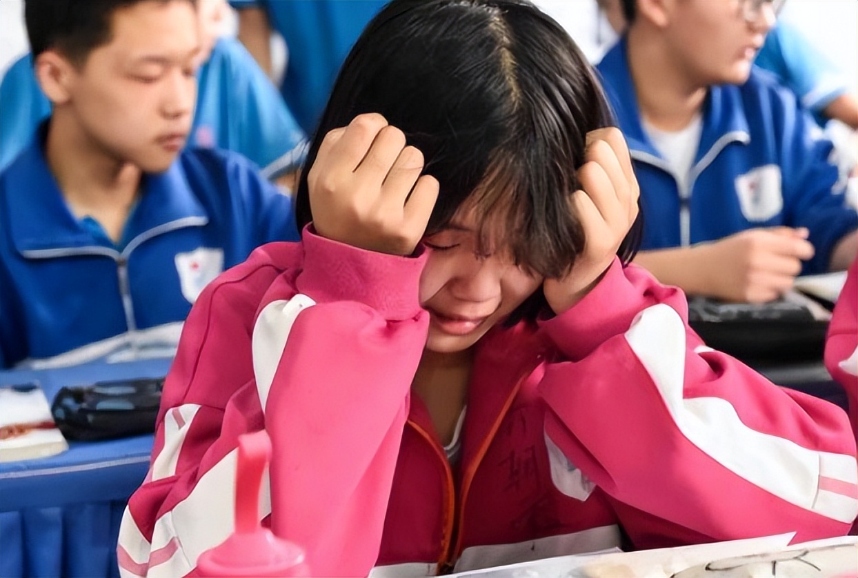 山东一高中生吐槽，每天认真做作业却考倒第二，家长说破真相