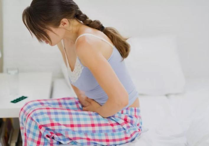 女性尖锐性湿疣最初是肉疙瘩吗,女性尖锐性湿疣身上会长疙瘩么