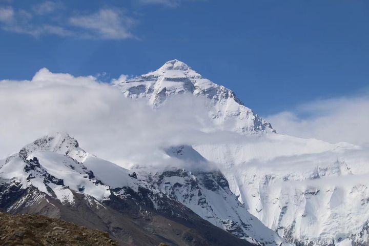 珠峰积雪厚度最新数据,珠峰海拔高度是怎么测量的